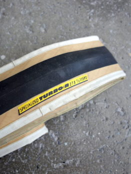 Specialized Turbo R 27 x 7/8" skinwall road tyre