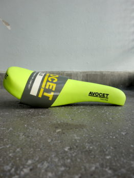 Avocet Racing Saddle for MTB in neon yellow