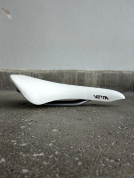 Vetta SL saddle in white