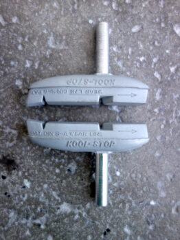 Kool-Stop Eagle Claw brake pads – Grey