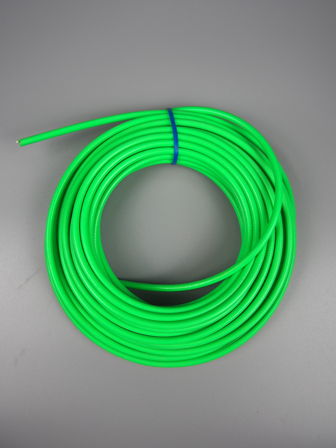 Neon brake outer cable by the metre – Neon green