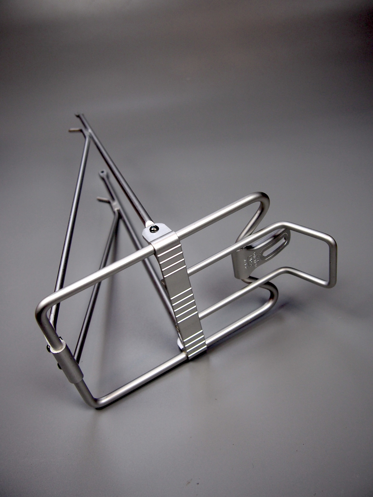 Showa lightweight aluminium front rack – FC-101