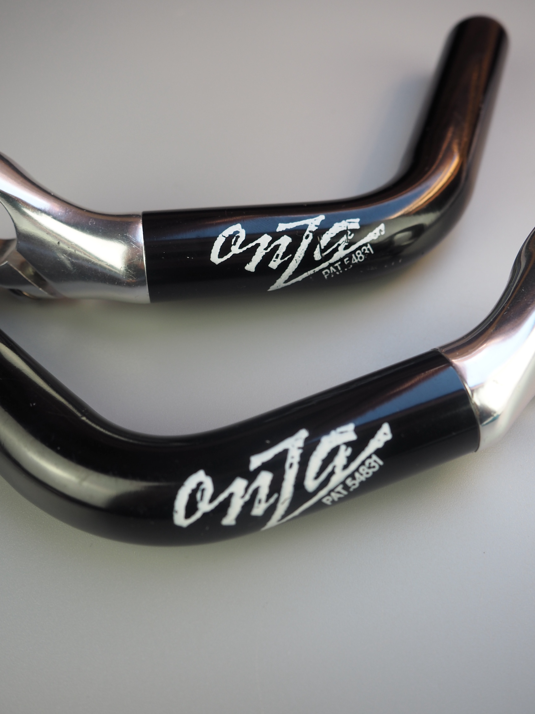 Onza Spy bar ends – Black